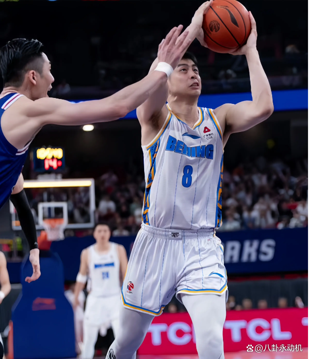 爱游戏体育官方入口深圳男篮迎CBA常规赛关键赛，冲刺阶段刷新队史纪录，气氛紧张，球队文化再被提及的简单介绍