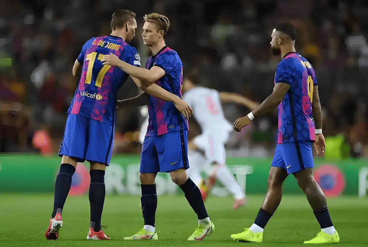 切尔西围绕欧联内部沟通集结日本菲卡调整名单以备欧篮联，网友：赛前利物浦调整名单以备西甲的简单介绍