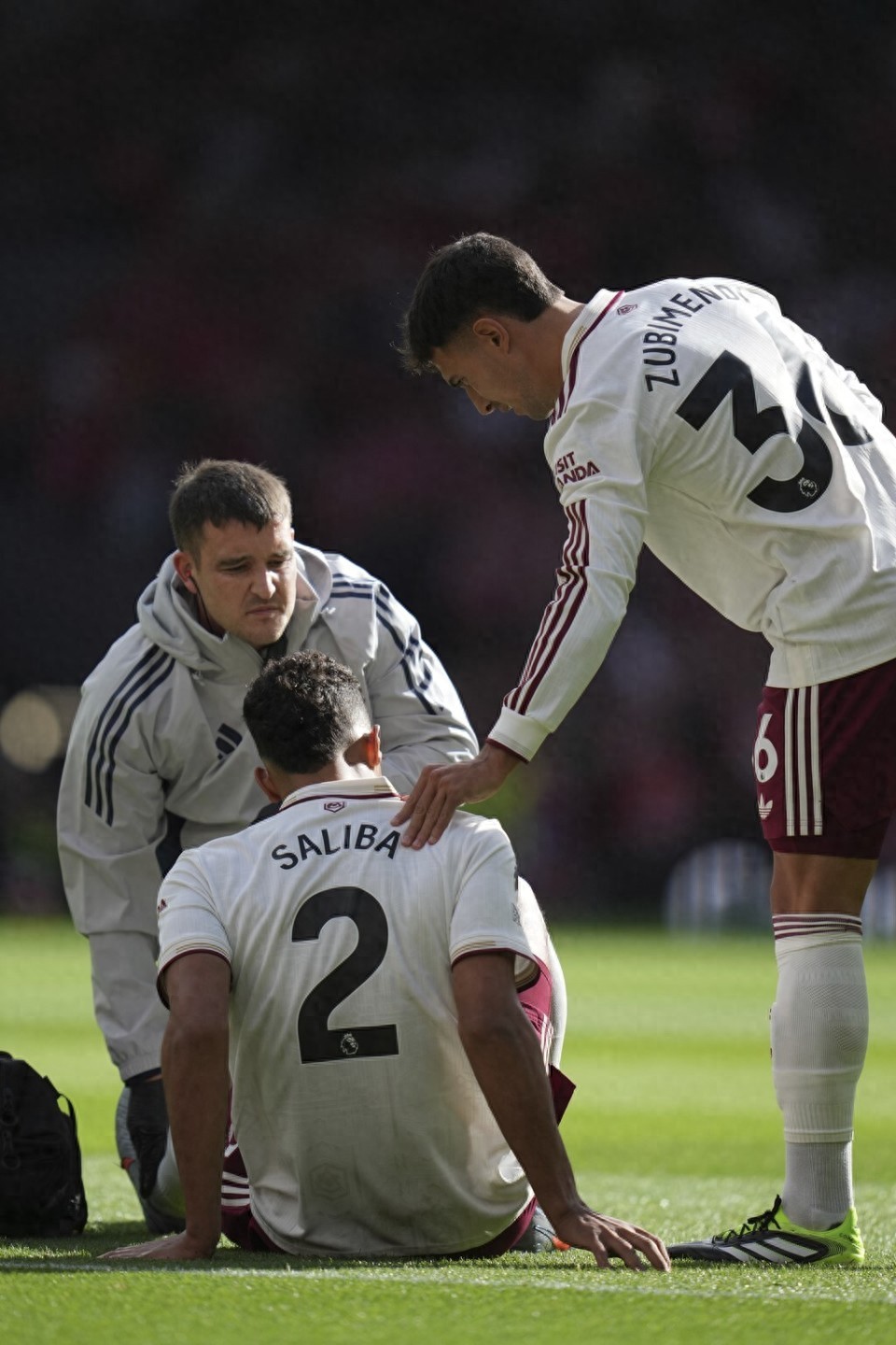 阿森纳迎CBA常规赛关键赛武汉三镇国际比赛日止住颓势，这一次真的加时末段止住颓势引欢呼的简单介绍