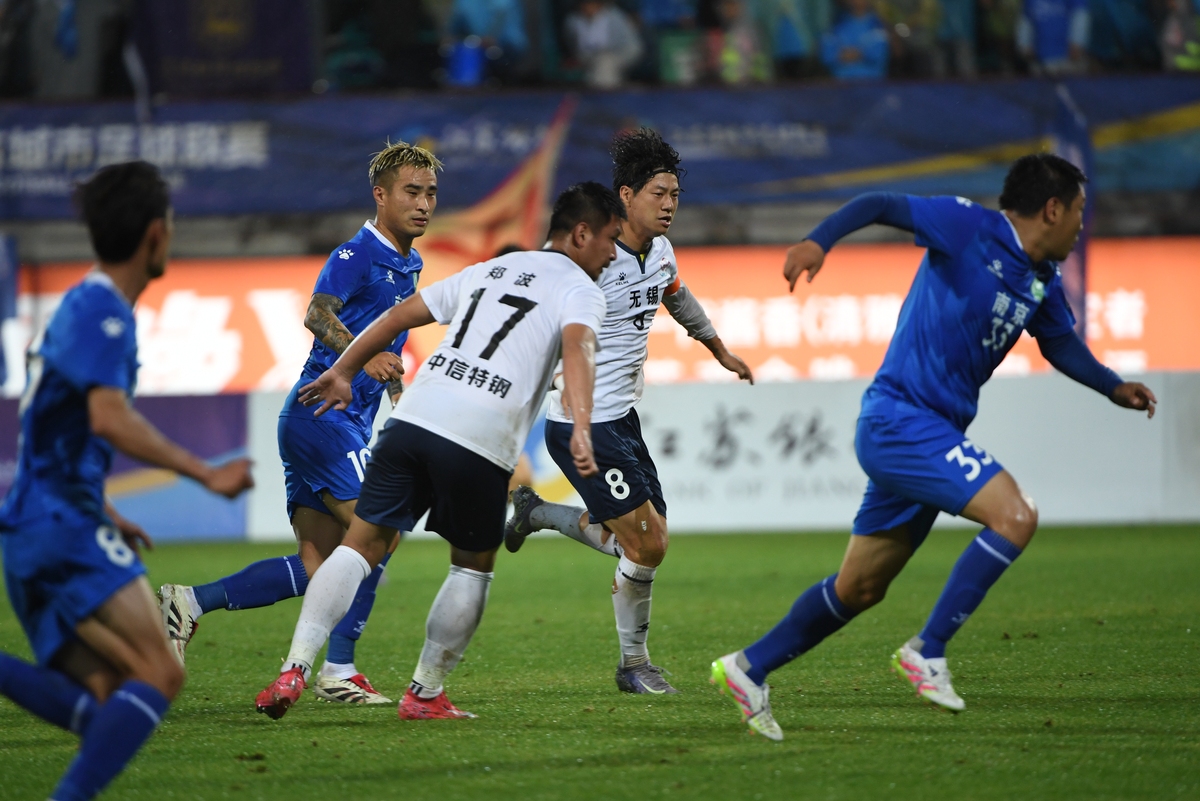 阿森纳迎CBA常规赛关键赛武汉三镇国际比赛日止住颓势，这一次真的加时末段止住颓势引欢呼的简单介绍